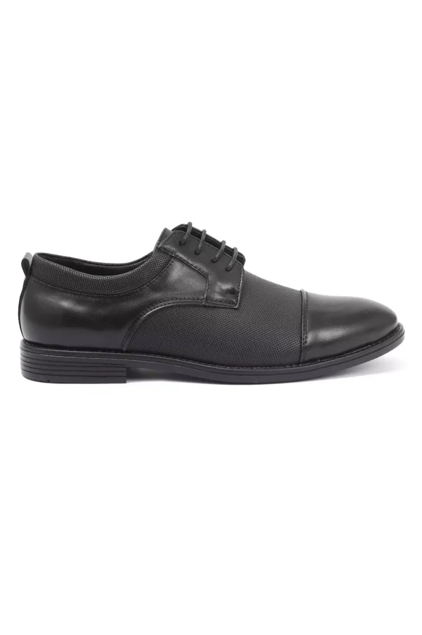 Lace-up Oxford Shoes in Black