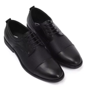 Lace-up Oxford Shoes in Black